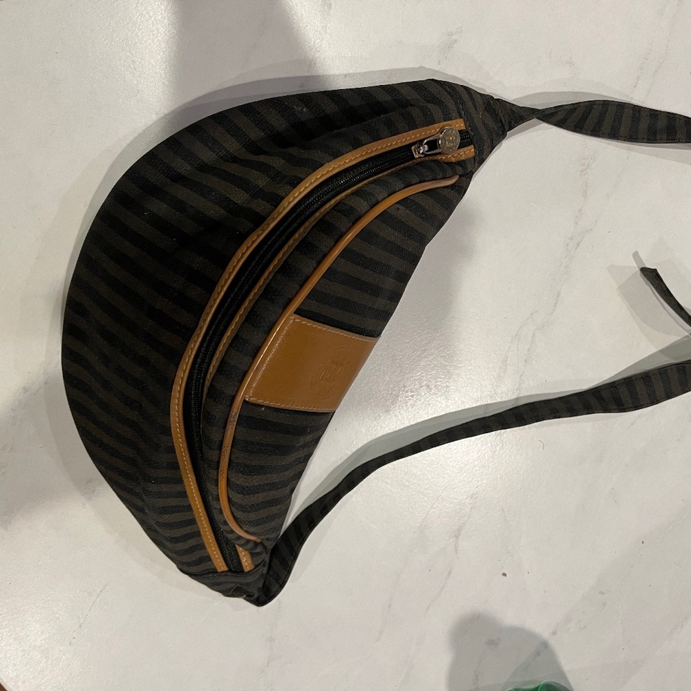 VINTAGE FENDI FANNY PACK